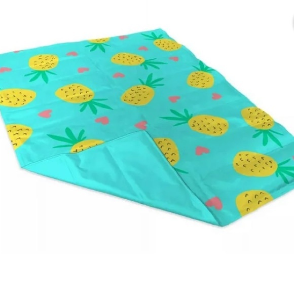Unique Petz Cat and Dog Cooling Mat-24"X36", Pineapple Heart Print, NIB, $35 - Picture 3 of 5
